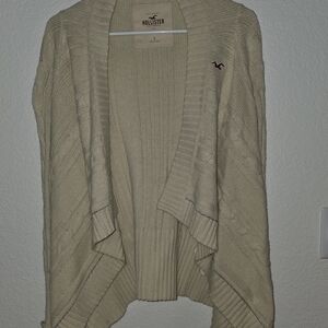 Hollister Women's Cream Sweater